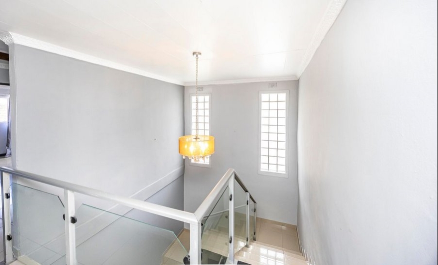 4 Bedroom Property for Sale in Sunnyridge Eastern Cape